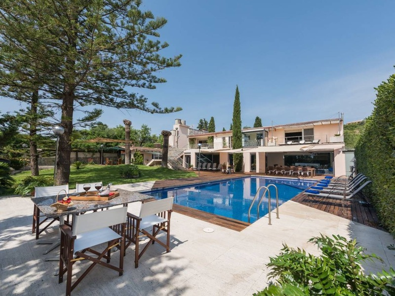 Villa swimming pool and outdoor terrace